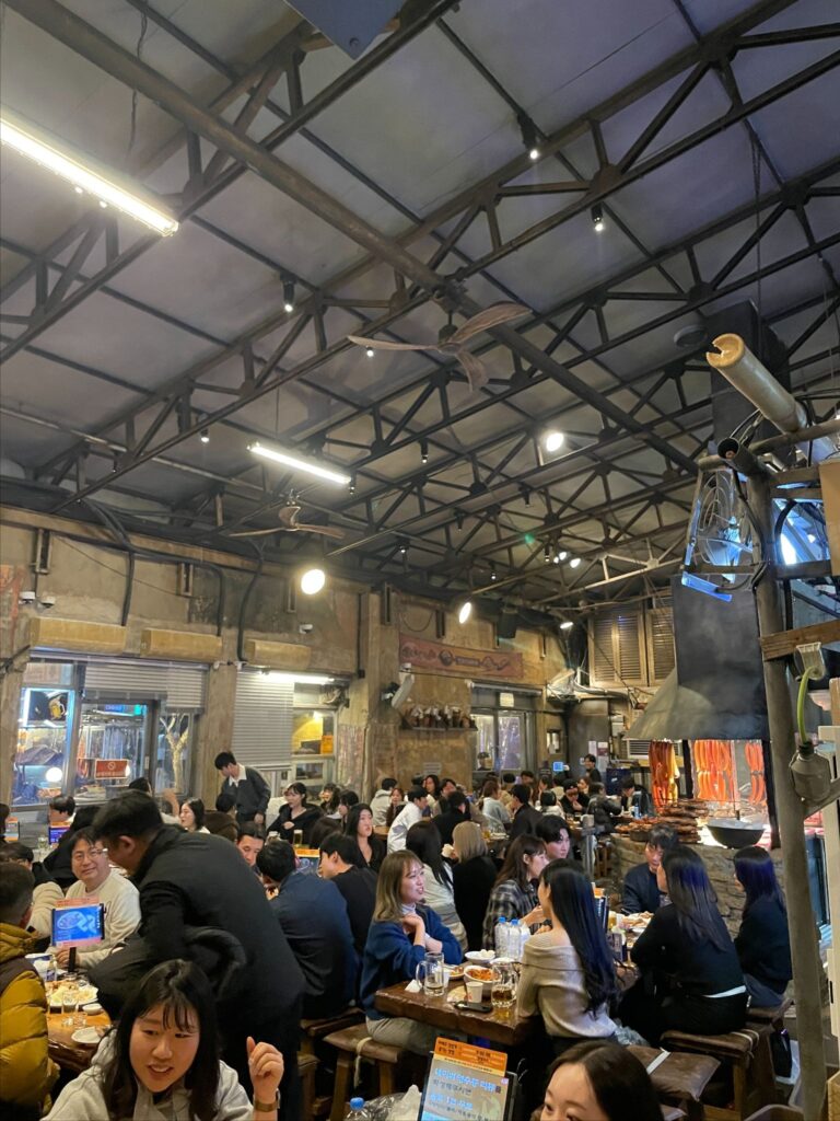 3시간 기다려도 또 가고 싶어! 을지로 인생 맛집 '산청'부터 '달맞이광장'까지 - image 13 3시간 기다려도 또 가고 싶어! 을지로 인생 맛집 '산청'부터 '달맞이광장'까지 16