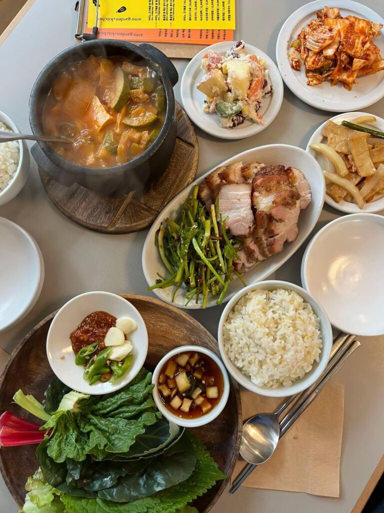 私の西村案内。伝統とモダンが交差する街を歩く 23