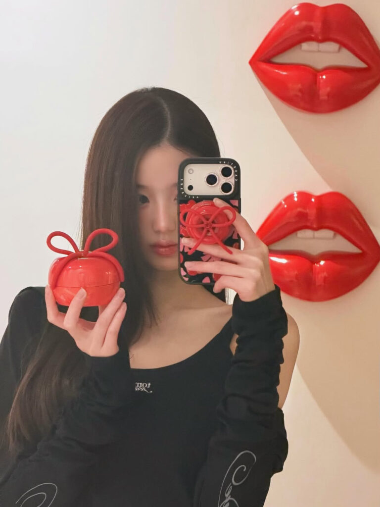 ウォニョン×medicube「Forever Cherry」が韓国・新世界免税店に登場 - 260728 News th 5 ウォニョン×medicube「Forever Cherry」が韓国・新世界免税店に登場 12